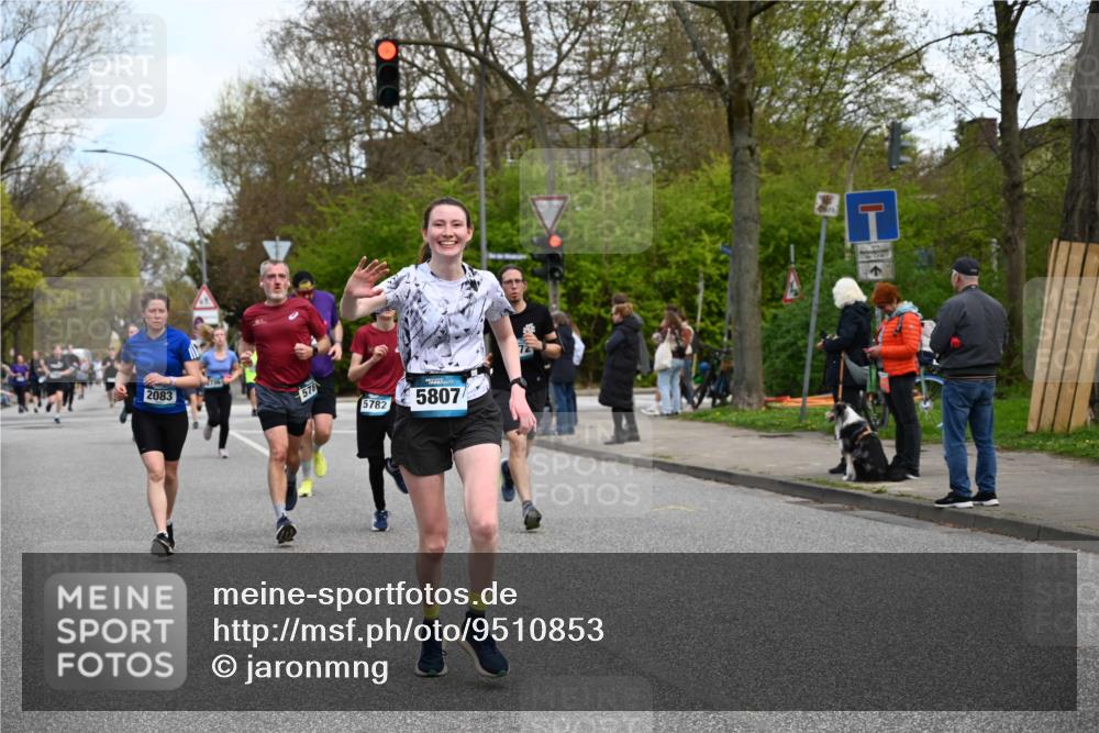 12.04.2026 - 45. Internationalen Wilhelmsburger Insellauf J. Mangold http://msf.ph/oto/9510853 12.04.2026 13:01:28 Ziel 5135, 5186, 4765, 5167, 4869, 5636, 3954, 5182, 4778, 5692, 4644, 4925, 5351, 5140, 4965, 3154, 4754, 4890, 4888, 4889, 5349, 3726, 5679, 5472, 5807, 5782, 4666, 5781, 5796, 2675, 2736, 2736, 3995, 5188, 5852, 3626, 5409, 5059, 2083, 5176, 4423, 2185, 5100 meine-sportfotos.de