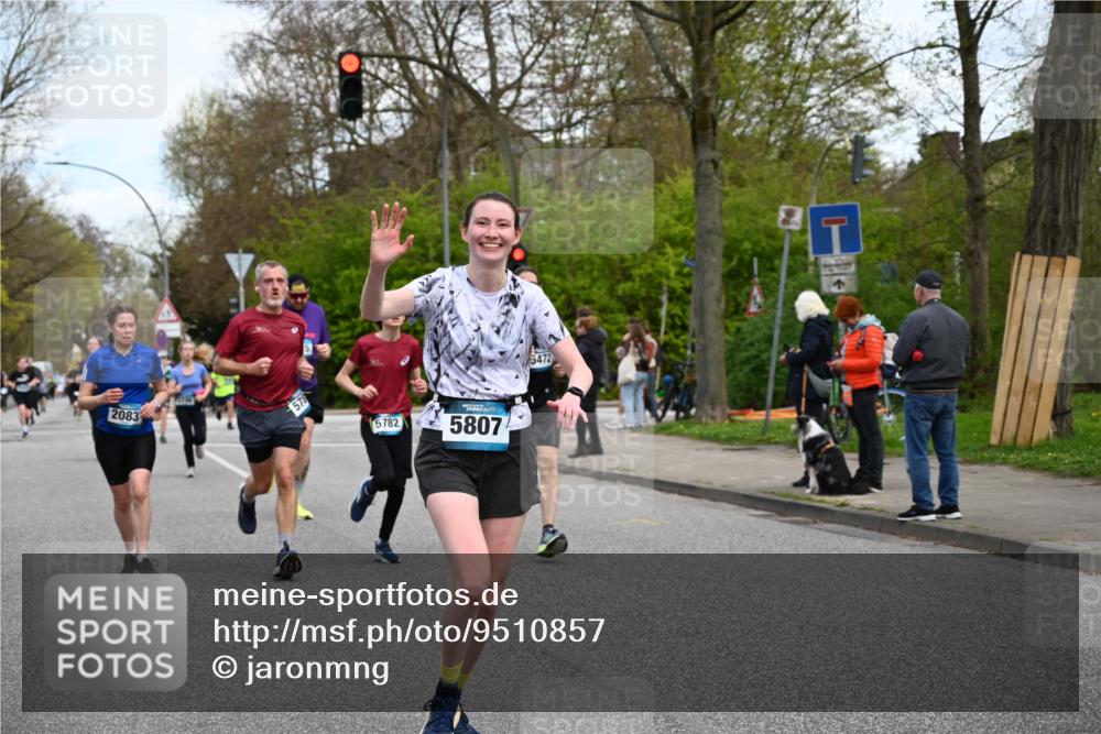 12.04.2026 - 45. Internationalen Wilhelmsburger Insellauf J. Mangold http://msf.ph/oto/9510857 12.04.2026 13:01:28 Ziel 5135, 5186, 4765, 5167, 4869, 5636, 3954, 5182, 4778, 5692, 4644, 4925, 5351, 5140, 4965, 3154, 4754, 4890, 4888, 4889, 5349, 3726, 5679, 5472, 5807, 5782, 4666, 5781, 5796, 2675, 2736, 2736, 3995, 5188, 5852, 3626, 5409, 5059, 2083, 5176, 4423, 2185, 5100 meine-sportfotos.de