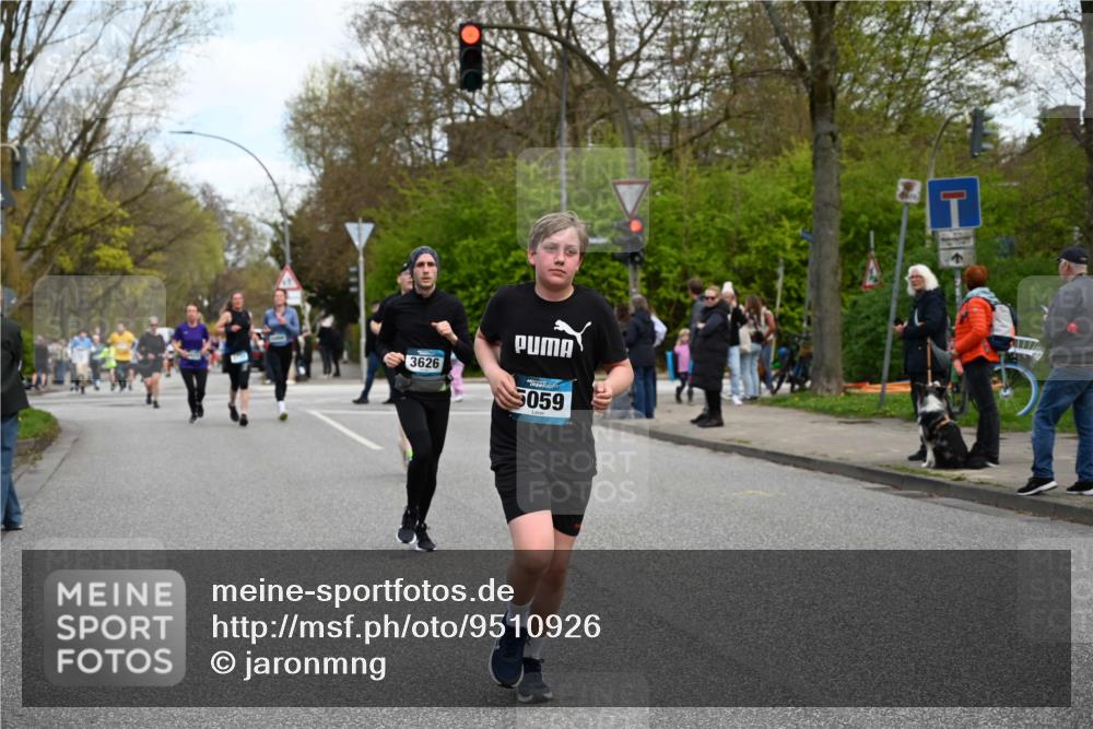 12.04.2026 - 45. Internationalen Wilhelmsburger Insellauf J. Mangold http://msf.ph/oto/9510926 12.04.2026 13:01:40 Ziel 4890, 4888, 4889, 5349, 3726, 5679, 5472, 5807, 5782, 4666, 5781, 5796, 2675, 2736, 3995, 5188, 5852, 3626, 5409, 5059, 2083, 5176, 4423, 2185, 5100, 4422, 2733, 4433, 2738, 3129, 3616, 5181, 5117, 3663, 5540, 5137 meine-sportfotos.de