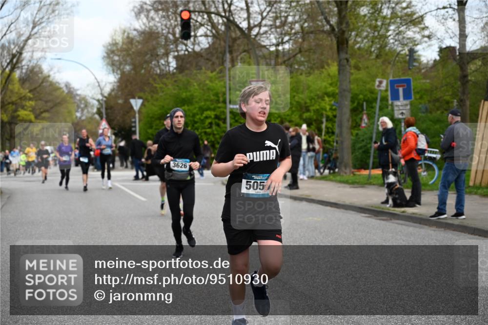 12.04.2026 - 45. Internationalen Wilhelmsburger Insellauf J. Mangold http://msf.ph/oto/9510930 12.04.2026 13:01:40 Ziel 4890, 4888, 4889, 5349, 3726, 5679, 5472, 5807, 5782, 4666, 5781, 5796, 2675, 2736, 3995, 5188, 5852, 3626, 5409, 5059, 2083, 5176, 4423, 2185, 5100, 4422, 2733, 4433, 2738, 3129, 3616, 5181, 5117, 3663, 5540, 5137 meine-sportfotos.de