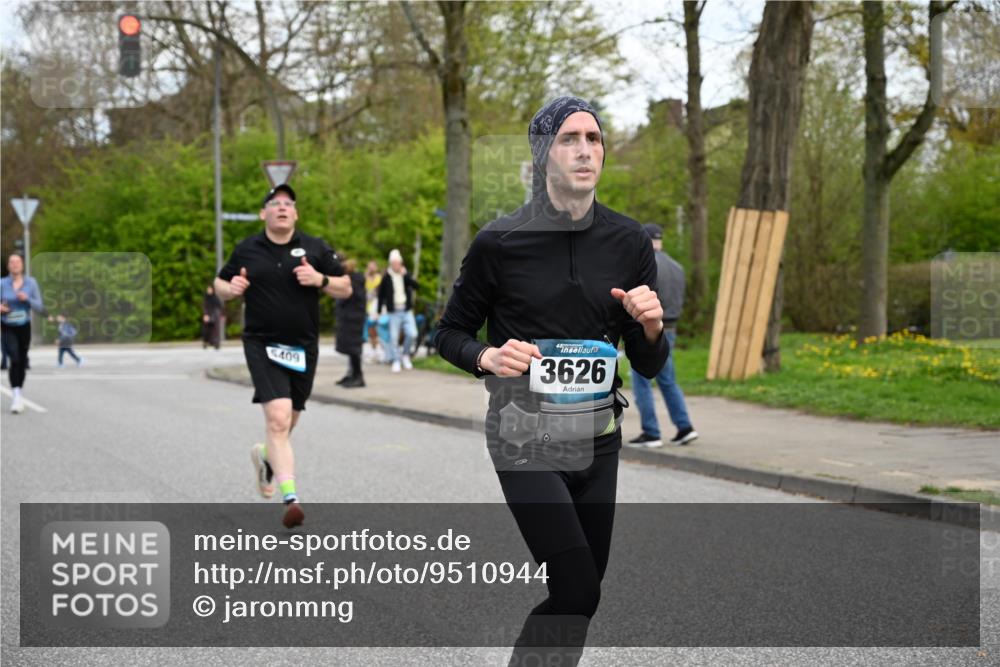 12.04.2026 - 45. Internationalen Wilhelmsburger Insellauf J. Mangold http://msf.ph/oto/9510944 12.04.2026 13:01:42 Ziel 5679, 5472, 5807, 5782, 4666, 5781, 5796, 2675, 2736, 3995, 5188, 5852, 3626, 5409, 5059, 2083, 2083, 5176, 4423, 2185, 5100, 4422, 2733, 4433, 2738, 3129, 3616, 5181, 5117, 3663, 5540, 5137, 4527, 4606, 5455, 4817, 4818 meine-sportfotos.de