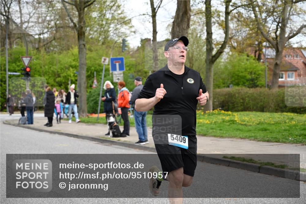 12.04.2026 - 45. Internationalen Wilhelmsburger Insellauf J. Mangold http://msf.ph/oto/9510957 12.04.2026 13:01:43 Ziel 5679, 5472, 5807, 5782, 4666, 5781, 5796, 2675, 2736, 3995, 5188, 5852, 3626, 5409, 5059, 2083, 5176, 4423, 2185, 5100, 4422, 2733, 4433, 2733, 4433, 2738, 3129, 3616, 5181, 5117, 3663, 5540, 5137, 4527, 4606, 5455, 4817, 4818, 4966 meine-sportfotos.de