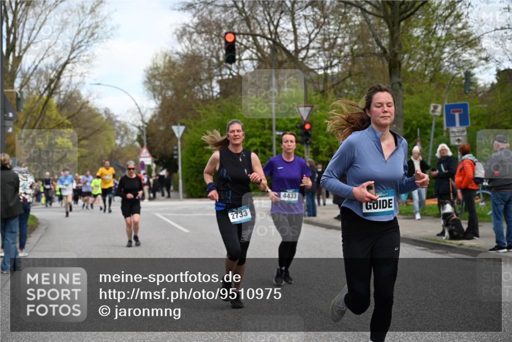 12.04.2026 - 45. Internationalen Wilhelmsburger Insellauf J. Mangold http://msf.ph/oto/9510975 12.04.2026 13:01:47 Ziel 5782, 4666, 5781, 5796, 2675, 2736, 3995, 5188, 5852, 3626, 5409, 5059, 2083, 5176, 4423, 4423, 2185, 5100, 4422, 2733, 4433, 2738, 3129, 3129, 3616, 5181, 5117, 3663, 5540, 5137, 4527, 4606, 5455, 4817, 4818, 4966, 2278, 2292, 2057, 5068, 3858, 3859, 4525, 4072, 2086, 5827 meine-sportfotos.de