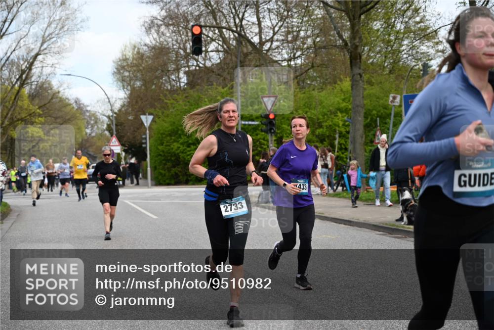 12.04.2026 - 45. Internationalen Wilhelmsburger Insellauf J. Mangold http://msf.ph/oto/9510982 12.04.2026 13:01:47 Ziel 5782, 4666, 5781, 5796, 2675, 2736, 3995, 5188, 5852, 3626, 5409, 5059, 2083, 5176, 4423, 4423, 2185, 5100, 4422, 2733, 4433, 2738, 3129, 3129, 3616, 5181, 5117, 3663, 5540, 5137, 4527, 4606, 5455, 4817, 4818, 4966, 2278, 2292, 2057, 5068, 3858, 3859, 4525, 4072, 2086, 5827 meine-sportfotos.de