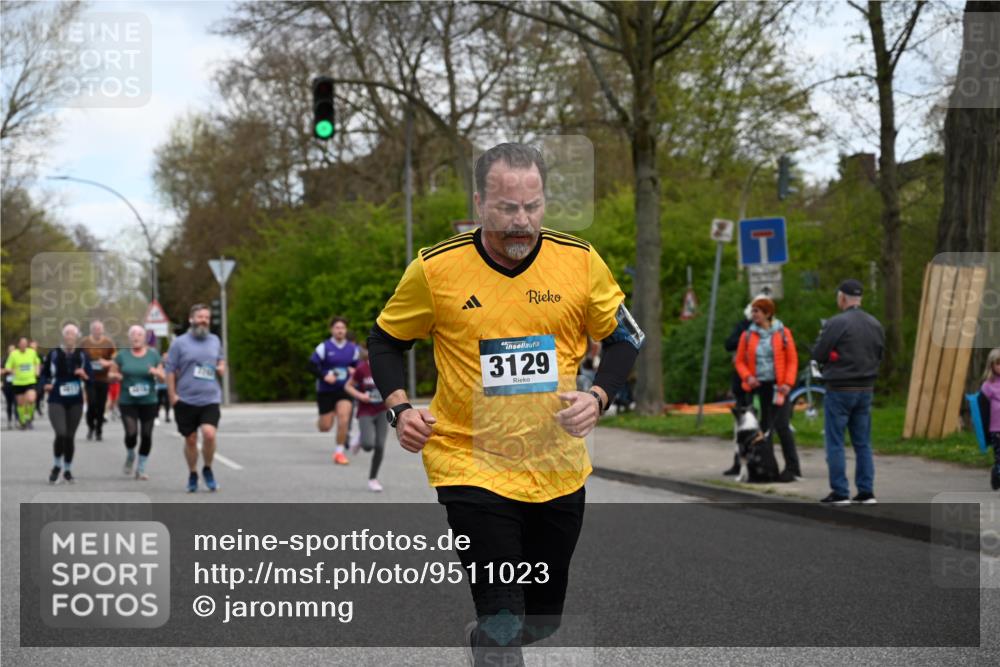 12.04.2026 - 45. Internationalen Wilhelmsburger Insellauf J. Mangold http://msf.ph/oto/9511023 12.04.2026 13:01:57 Ziel 3995, 5188, 5852, 3626, 5409, 5059, 2083, 5176, 4423, 2185, 5100, 4422, 2733, 4433, 2738, 2738, 3129, 3616, 5181, 5117, 3663, 5540, 5137, 4527, 4606, 5455, 4817, 4818, 4966, 2278, 2292, 2057, 2057, 5068, 3858, 3859, 4525, 4072, 2086, 5827, 4310, 4308, 5165, 4584, 5123, 5177, 5178, 5658, 4235, 3128, 5175 meine-sportfotos.de