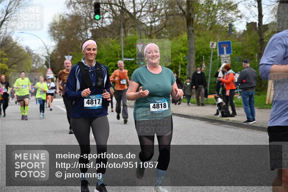 12.04.2026 - 45. Internationalen Wilhelmsburger Insellauf J. Mangold http://msf.ph/oto/9511057 12.04.2026 13:02:02 Ziel 5188, 5852, 3626, 5409, 5059, 2083, 5176, 4423, 2185, 5100, 4422, 2733, 4433, 2738, 3129, 3616, 5181, 5117, 3663, 5540, 5137, 4527, 4606, 5455, 4817, 4818, 4966, 2278, 2292, 2057, 5068, 3858, 3859, 4525, 4072, 2086, 5827, 4310, 4308, 5165, 4584, 5123, 5177, 5178, 5658, 4235, 3128, 5175, 3510, 4618, 4617, 4990, 3170, 4719, 4854, 3761 meine-sportfotos.de