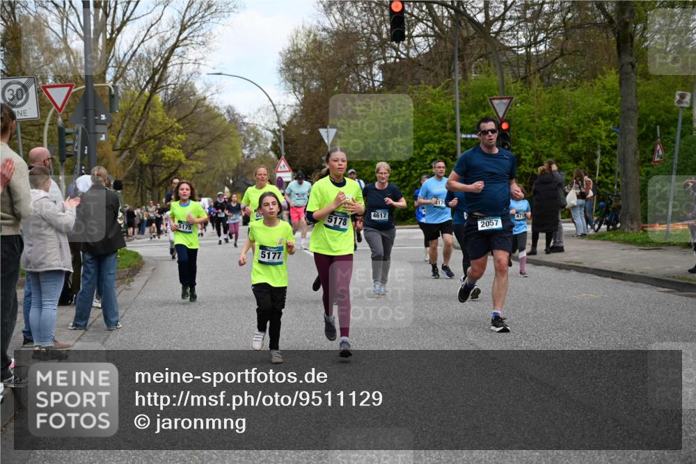 12.04.2026 - 45. Internationalen Wilhelmsburger Insellauf J. Mangold http://msf.ph/oto/9511129 12.04.2026 13:02:12 Ziel 4423, 2185, 5100, 4422, 2733, 4433, 2738, 3129, 3616, 5181, 5117, 3663, 5540, 5137, 4527, 4606, 5455, 4817, 4818, 4966, 2278, 2292, 2057, 5068, 3858, 3859, 4525, 4072, 2086, 5827, 4310, 4308, 4310, 4308, 5165, 4584, 5123, 5177, 5178, 5658, 4235, 3128, 5175, 3510, 4618, 4617, 4618, 4617, 4990, 3170, 4719, 4854, 3761, 4253, 5022, 4239, 3618, 3784, 5329, 5330, 4099, 4576, 4100, 2023, 5091, 5072 meine-sportfotos.de