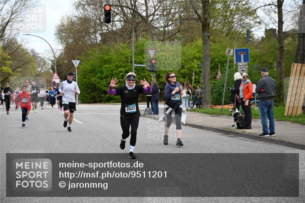 12.04.2026 - 45. Internationalen Wilhelmsburger Insellauf J. Mangold http://msf.ph/oto/9511201 12.04.2026 13:02:23 Ziel 3129, 3616, 5181, 5117, 3663, 5540, 5137, 4527, 4606, 5455, 4817, 4818, 4966, 2278, 2292, 2057, 5068, 3858, 3859, 4525, 4072, 2086, 5827, 4310, 4308, 5165, 4584, 5123, 5177, 5178, 5658, 4235, 3128, 5175, 3510, 4618, 4617, 4990, 3170, 4719, 4854, 3761, 4253, 5022, 4239, 3618, 3784, 5329, 5330, 4099, 4576, 4100, 2023, 5091, 5072, 5061, 4858, 5730, 4760, 5197, 5077, 5151, 4805, 4797, 4123, 4650 meine-sportfotos.de