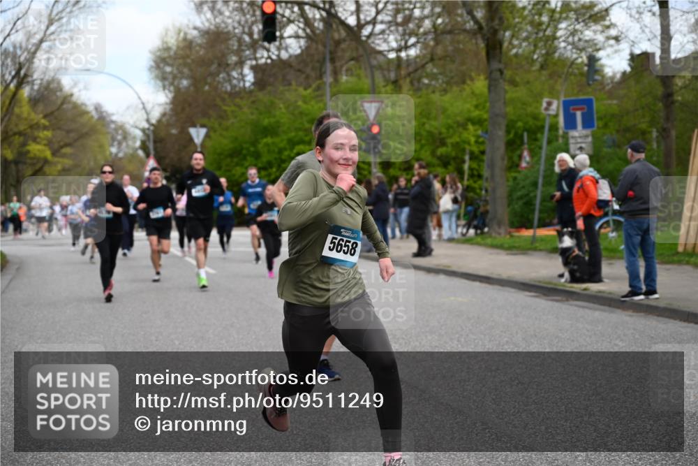 12.04.2026 - 45. Internationalen Wilhelmsburger Insellauf J. Mangold http://msf.ph/oto/9511249 12.04.2026 13:02:29 Ziel 3663, 5540, 5137, 4527, 4606, 5455, 4817, 4818, 4966, 2278, 2292, 2057, 5068, 3858, 3859, 4525, 4072, 2086, 5827, 4310, 4308, 5165, 4584, 5123, 5177, 5178, 5658, 4235, 3128, 5175, 3510, 4618, 4617, 4990, 3170, 4719, 4854, 3761, 4253, 5022, 4239, 3618, 3784, 5329, 5330, 4099, 4576, 4100, 2023, 5091, 5072, 5061, 4858, 5730, 4760, 5197, 5077, 5151, 4805, 4797, 4123, 4650, 5162, 4816, 3454, 3062, 4523, 2704, 4413 meine-sportfotos.de