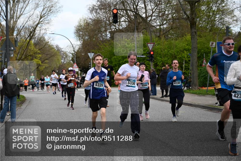 12.04.2026 - 45. Internationalen Wilhelmsburger Insellauf J. Mangold http://msf.ph/oto/9511288 12.04.2026 13:02:34 Ziel 2057, 5068, 3858, 3859, 4525, 4072, 2086, 5827, 4310, 4308, 5165, 4584, 5123, 5177, 5178, 5658, 4235, 3128, 5175, 3510, 4618, 4617, 4990, 3170, 4719, 4854, 3761, 4253, 5022, 4239, 3618, 3784, 5329, 5330, 4099, 4576, 4100, 2023, 5091, 5072, 5072, 5061, 4858, 5730, 4760, 5197, 5077, 5151, 4805, 4797, 4123, 4650, 5162, 4816, 3454, 3062, 4523, 2704, 4413, 5428, 2938, 5116, 4267, 2939, 5138, 3489 meine-sportfotos.de