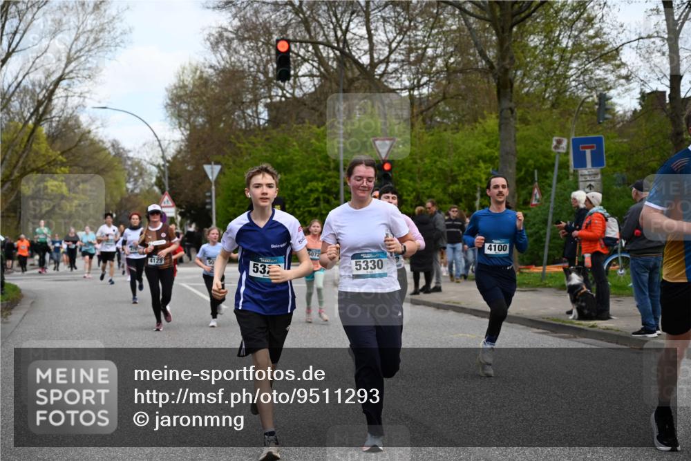 12.04.2026 - 45. Internationalen Wilhelmsburger Insellauf J. Mangold http://msf.ph/oto/9511293 12.04.2026 13:02:34 Ziel 2057, 5068, 3858, 3859, 4525, 4072, 2086, 5827, 4310, 4308, 5165, 4584, 5123, 5177, 5178, 5658, 4235, 3128, 5175, 3510, 4618, 4617, 4990, 3170, 4719, 4854, 3761, 4253, 5022, 4239, 3618, 3784, 5329, 5330, 4099, 4576, 4100, 2023, 5091, 5072, 5072, 5061, 4858, 5730, 4760, 5197, 5077, 5151, 4805, 4797, 4123, 4650, 5162, 4816, 3454, 3062, 4523, 2704, 4413, 5428, 2938, 5116, 4267, 2939, 5138, 3489 meine-sportfotos.de