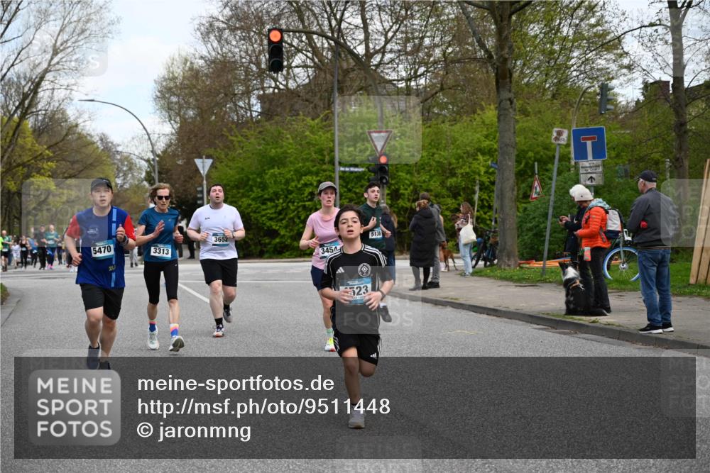 12.04.2026 - 45. Internationalen Wilhelmsburger Insellauf J. Mangold http://msf.ph/oto/9511448 12.04.2026 13:02:58 Ziel 5072, 5061, 4858, 5730, 4760, 5197, 5077, 5151, 4805, 4797, 4123, 4650, 5162, 4816, 3454, 3062, 4523, 2704, 4413, 5428, 2938, 5116, 4267, 2939, 5138, 3489, 5683, 5436, 3313, 5470, 4743, 4323, 3962, 3652, 2642, 4780, 5063, 2508, 5200, 5208, 4842, 2287, 4843, 4526, 5475, 2007, 3523 meine-sportfotos.de