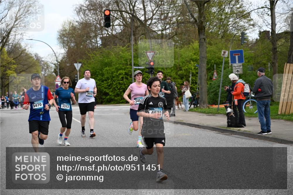 12.04.2026 - 45. Internationalen Wilhelmsburger Insellauf J. Mangold http://msf.ph/oto/9511451 12.04.2026 13:02:59 Ziel 5072, 5061, 4858, 5730, 4760, 5197, 5077, 5151, 4805, 4797, 4123, 4650, 5162, 4816, 3454, 3062, 4523, 2704, 4413, 5428, 2938, 5116, 4267, 2939, 5138, 3489, 5683, 5683, 5436, 3313, 5470, 4743, 4323, 3962, 3652, 2642, 4780, 5063, 2508, 5200, 5208, 4842, 2287, 4843, 4526, 5475, 2007, 3523 meine-sportfotos.de