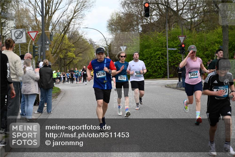 12.04.2026 - 45. Internationalen Wilhelmsburger Insellauf J. Mangold http://msf.ph/oto/9511453 12.04.2026 13:02:59 Ziel 5072, 5061, 4858, 5730, 4760, 5197, 5077, 5151, 4805, 4797, 4123, 4650, 5162, 4816, 3454, 3062, 4523, 2704, 4413, 5428, 2938, 5116, 4267, 2939, 5138, 3489, 5683, 5683, 5436, 3313, 5470, 4743, 4323, 3962, 3652, 2642, 4780, 5063, 2508, 5200, 5208, 4842, 2287, 4843, 4526, 5475, 2007, 3523 meine-sportfotos.de