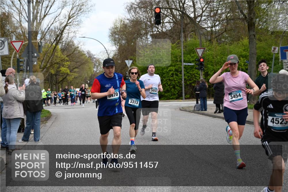 12.04.2026 - 45. Internationalen Wilhelmsburger Insellauf J. Mangold http://msf.ph/oto/9511457 12.04.2026 13:02:59 Ziel 5072, 5061, 4858, 5730, 4760, 5197, 5077, 5151, 4805, 4797, 4123, 4650, 5162, 4816, 3454, 3062, 4523, 2704, 4413, 5428, 2938, 5116, 4267, 2939, 5138, 3489, 5683, 5683, 5436, 3313, 5470, 4743, 4323, 3962, 3652, 2642, 4780, 5063, 2508, 5200, 5208, 4842, 2287, 4843, 4526, 5475, 2007, 3523 meine-sportfotos.de
