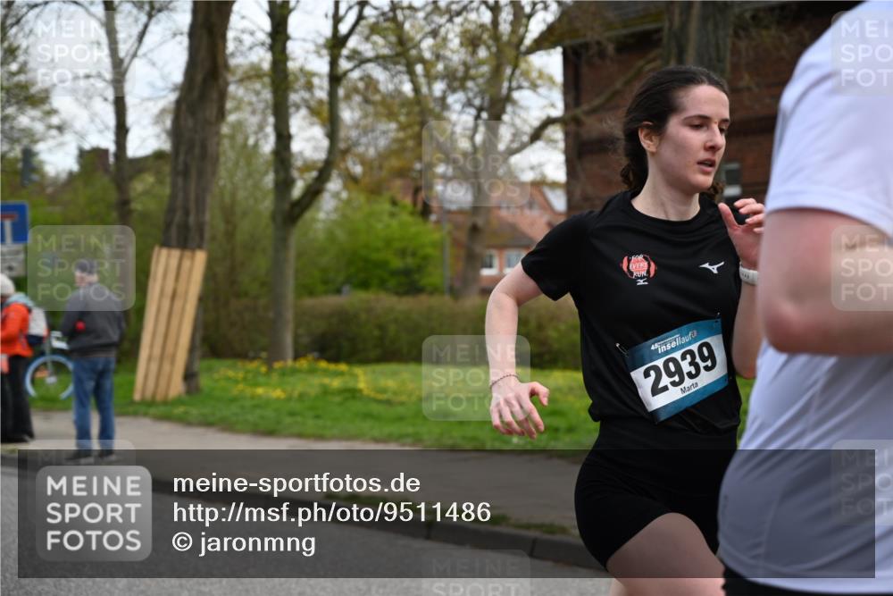 12.04.2026 - 45. Internationalen Wilhelmsburger Insellauf J. Mangold http://msf.ph/oto/9511486 12.04.2026 13:03:04 Ziel 5077, 5151, 4805, 4797, 4123, 4650, 5162, 4816, 3454, 3062, 4523, 2704, 4413, 5428, 2938, 5116, 4267, 2939, 5138, 3489, 5683, 5436, 3313, 5470, 4743, 4323, 3962, 3652, 2642, 4780, 5063, 2508, 2508, 5200, 5208, 4842, 2287, 4843, 4526, 5475, 2007, 3523, 4217, 5433, 5430, 5105, 2580, 2412, 5448, 5150 meine-sportfotos.de