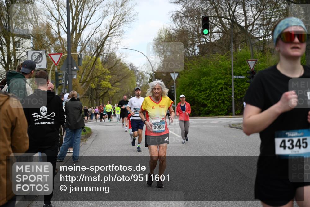 12.04.2026 - 45. Internationalen Wilhelmsburger Insellauf J. Mangold http://msf.ph/oto/9511601 12.04.2026 13:03:35 Ziel 2642, 4780, 5063, 2508, 5200, 5208, 4842, 2287, 4843, 4526, 5475, 2007, 3523, 4217, 5433, 5430, 5105, 2580, 2412, 5448, 5150, 5668, 5198, 4372, 3737, 3736, 4373, 3883, 5662, 5252, 5252, 4032, 4345, 2369, 3768, 5155, 4226, 5250, 4247, 2715, 4260, 3034, 5469, 2128, 5667, 2089, 3870, 5193, 2307, 5257 meine-sportfotos.de