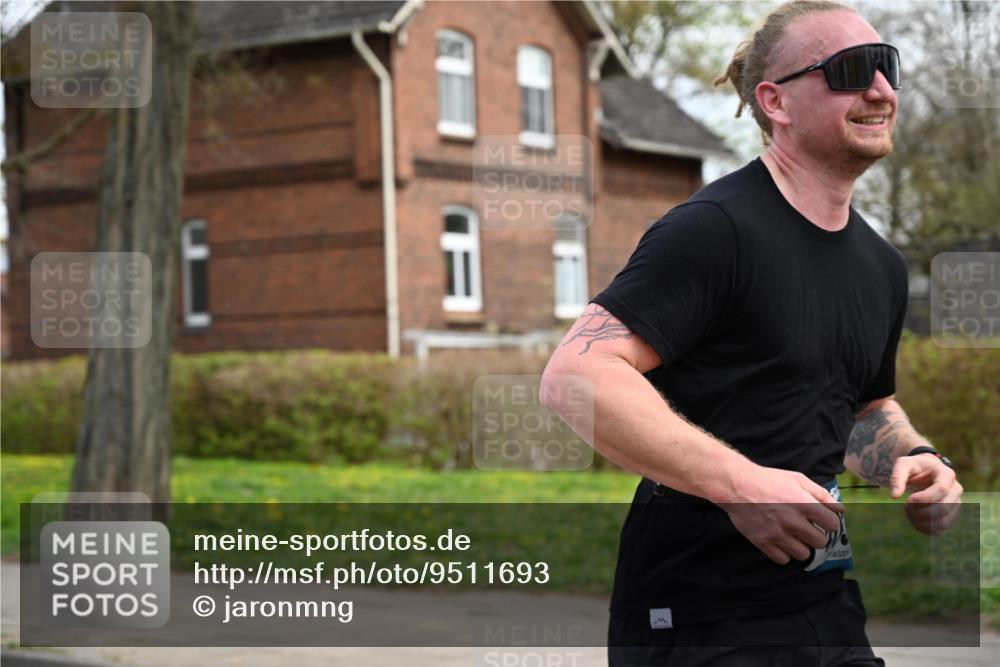 12.04.2026 - 45. Internationalen Wilhelmsburger Insellauf J. Mangold http://msf.ph/oto/9511693 12.04.2026 13:03:47 Ziel 5475, 2007, 3523, 4217, 5433, 5430, 5105, 2580, 2412, 5448, 5150, 5668, 5198, 4372, 3737, 3736, 4373, 3883, 5662, 5252, 4032, 4345, 2369, 3768, 5155, 4226, 5250, 4247, 2715, 4260, 3034, 5469, 2128, 5667, 2089, 3870, 5193, 2307, 5257, 4647, 5565, 4600, 5474, 4653, 5420, 5599, 5620, 4951, 4115, 4351, 4125 meine-sportfotos.de