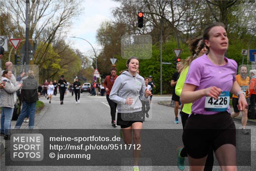 12.04.2026 - 45. Internationalen Wilhelmsburger Insellauf J. Mangold http://msf.ph/oto/9511712 12.04.2026 13:03:51 Ziel 2580, 2412, 5448, 5150, 5668, 5198, 4372, 3737, 3736, 4373, 3883, 5662, 5252, 4032, 4345, 2369, 3768, 5155, 4226, 5250, 4247, 2715, 4260, 3034, 5469, 2128, 5667, 2089, 3870, 5193, 2307, 5257, 4647, 5565, 4600, 5474, 4653, 5420, 5599, 5420, 5599, 5620, 4951, 4115, 4351, 4125, 5248 meine-sportfotos.de
