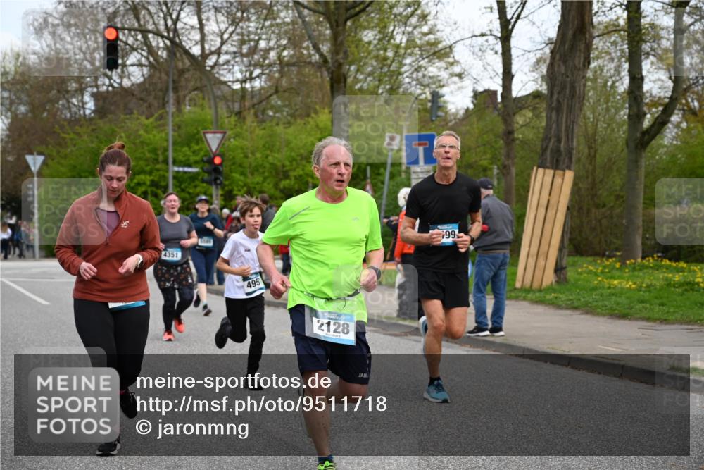 12.04.2026 - 45. Internationalen Wilhelmsburger Insellauf J. Mangold http://msf.ph/oto/9511718 12.04.2026 13:03:53 Ziel 5448, 5150, 5668, 5198, 4372, 3737, 3736, 4373, 3883, 5662, 5252, 4032, 4345, 2369, 3768, 5155, 4226, 5250, 4247, 2715, 4260, 3034, 5469, 2128, 5667, 2089, 3870, 5193, 2307, 5257, 4647, 5565, 4600, 5474, 4653, 5420, 5599, 5620, 4951, 4115, 4951, 4115, 4351, 4125, 5248 meine-sportfotos.de