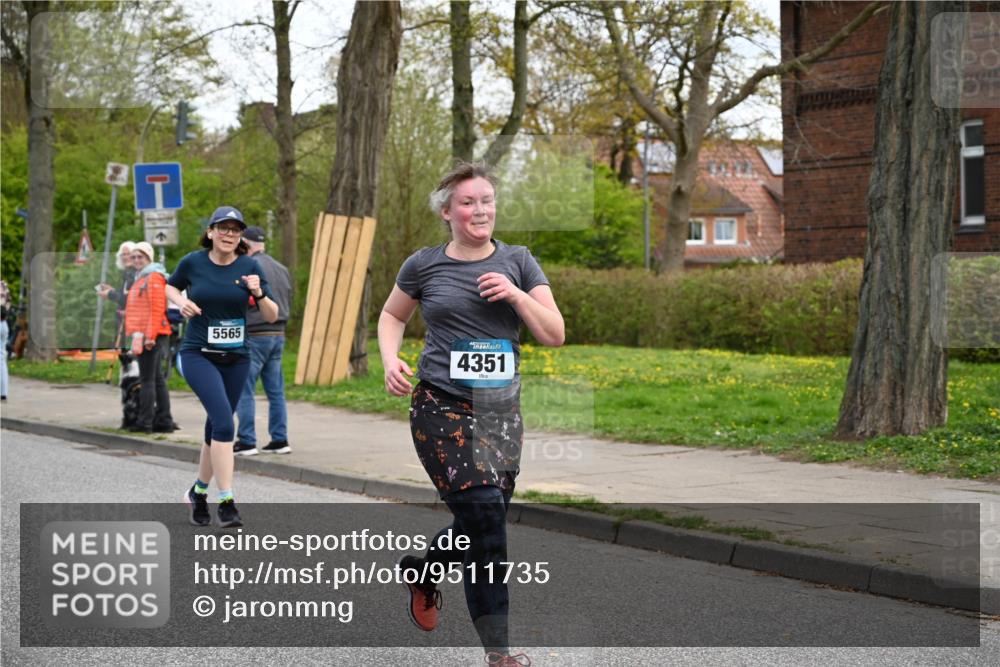 12.04.2026 - 45. Internationalen Wilhelmsburger Insellauf J. Mangold http://msf.ph/oto/9511735 12.04.2026 13:03:57 Ziel 5662, 5252, 4032, 4345, 2369, 3768, 5155, 4226, 5250, 4247, 2715, 4260, 3034, 5469, 2128, 5667, 2089, 3870, 5193, 2307, 5257, 4647, 5565, 4600, 5474, 4653, 5420, 5599, 5620, 4951, 4115, 4351, 4125, 4125, 5248, 5064, 4048, 5423, 5066, 5458, 5728 meine-sportfotos.de