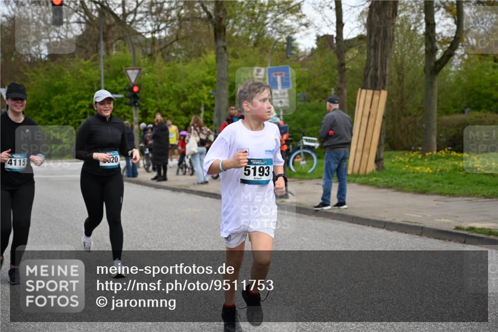 12.04.2026 - 45. Internationalen Wilhelmsburger Insellauf J. Mangold http://msf.ph/oto/9511753 12.04.2026 13:03:59 Ziel 5662, 5252, 4032, 4345, 2369, 3768, 5155, 4226, 5250, 4247, 2715, 4260, 3034, 5469, 2128, 5667, 2089, 3870, 5193, 2307, 5257, 4647, 5565, 4600, 5474, 4653, 5420, 5599, 5620, 4951, 4115, 4351, 4125, 5248, 5064, 4048, 5423, 5066, 5458, 5728, 5724 meine-sportfotos.de