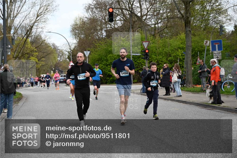 12.04.2026 - 45. Internationalen Wilhelmsburger Insellauf J. Mangold http://msf.ph/oto/9511801 12.04.2026 13:04:08 Ziel 4226, 5250, 4247, 2715, 4260, 3034, 5469, 2128, 5667, 2089, 3870, 5193, 2307, 5257, 4647, 5565, 4600, 5474, 4653, 5420, 5599, 5620, 4951, 4115, 4351, 4351, 4125, 5248, 5064, 4048, 5423, 5066, 5458, 5728, 5066, 5458, 5728, 5724, 2798, 5088 meine-sportfotos.de