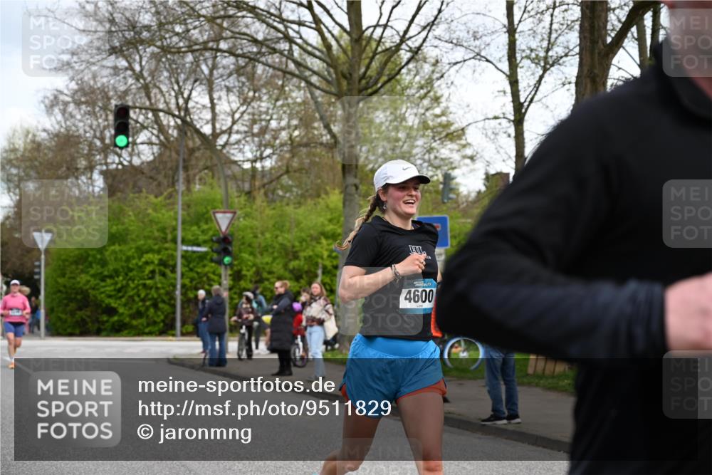 12.04.2026 - 45. Internationalen Wilhelmsburger Insellauf J. Mangold http://msf.ph/oto/9511829 12.04.2026 13:04:12 Ziel 5469, 2128, 5667, 2089, 3870, 5193, 2307, 5257, 4647, 5565, 4600, 5474, 4653, 5420, 5599, 5620, 4951, 4115, 4351, 4125, 5248, 5064, 4048, 5423, 5066, 5458, 5728, 5724, 2798, 2798, 5088, 5864, 3964, 2891, 4314, 5096, 5808, 5477 meine-sportfotos.de
