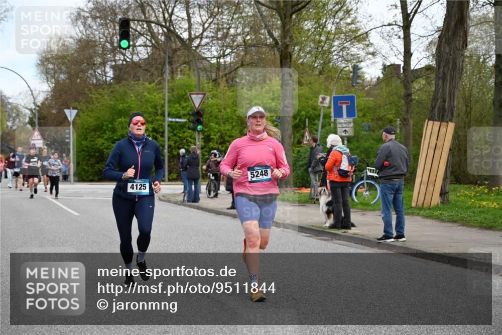 12.04.2026 - 45. Internationalen Wilhelmsburger Insellauf J. Mangold http://msf.ph/oto/9511844 12.04.2026 13:04:17 Ziel 3870, 5193, 2307, 5257, 4647, 5565, 4600, 5474, 4653, 5420, 5599, 5620, 4951, 4115, 4351, 4125, 5248, 5064, 4048, 5423, 5066, 5458, 5728, 5724, 2798, 5088, 5864, 3964, 2891, 4314, 5096, 5808, 5477, 3068, 5144 meine-sportfotos.de