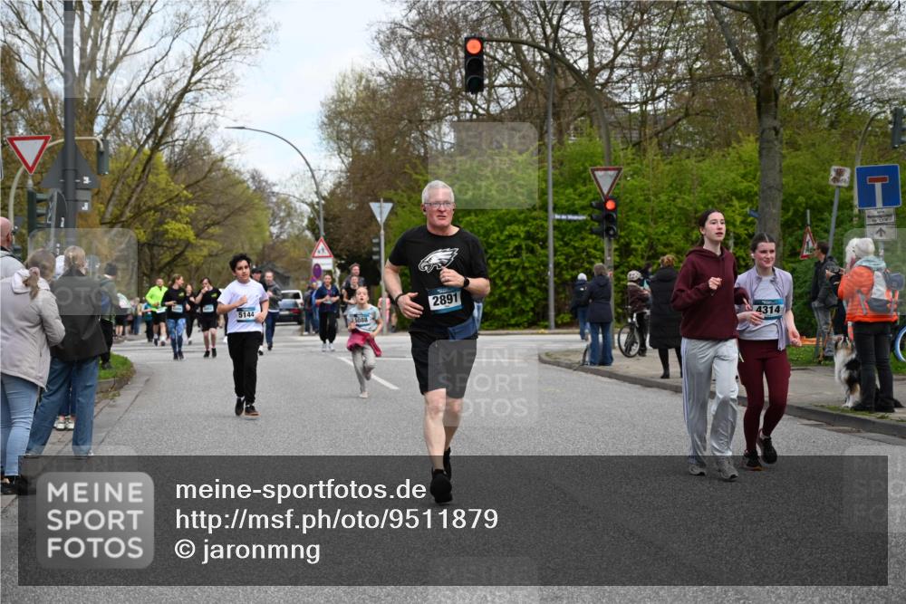 12.04.2026 - 45. Internationalen Wilhelmsburger Insellauf J. Mangold http://msf.ph/oto/9511879 12.04.2026 13:04:29 Ziel 5620, 4951, 4115, 4351, 4125, 5248, 5064, 4048, 5423, 5066, 5458, 5728, 5724, 2798, 5088, 5864, 3964, 2891, 4314, 5096, 5808, 5477, 3068, 5144, 5002, 5427, 4610, 5128, 5098, 5235, 5234, 5504, 2139, 3001, 2443, 5862, 5110, 4892 meine-sportfotos.de