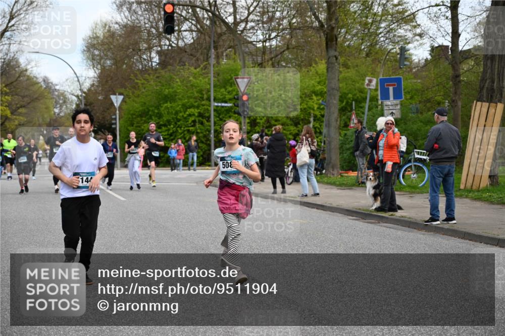 12.04.2026 - 45. Internationalen Wilhelmsburger Insellauf J. Mangold http://msf.ph/oto/9511904 12.04.2026 13:04:32 Ziel 4351, 4125, 5248, 5064, 4048, 5423, 5066, 5458, 5728, 5724, 2798, 5088, 5864, 3964, 2891, 4314, 5096, 5808, 5477, 3068, 5144, 5002, 5427, 4610, 5128, 5098, 5235, 5234, 5504, 2139, 3001, 2443, 5862, 5110, 4892, 5752 meine-sportfotos.de