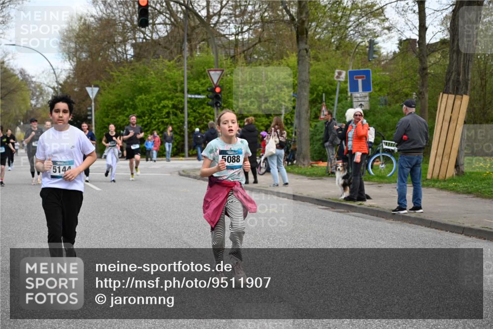 12.04.2026 - 45. Internationalen Wilhelmsburger Insellauf J. Mangold http://msf.ph/oto/9511907 12.04.2026 13:04:33 Ziel 4351, 4125, 5248, 5064, 4048, 5423, 5066, 5458, 5728, 5724, 2798, 5088, 5864, 3964, 2891, 5864, 3964, 2891, 4314, 5096, 5808, 5477, 3068, 5144, 5002, 5427, 4610, 4610, 5128, 5098, 5235, 5234, 5504, 2139, 3001, 2443, 5862, 5110, 4892, 5752 meine-sportfotos.de