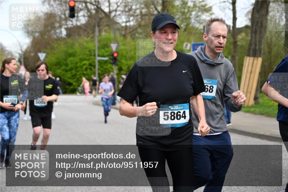 12.04.2026 - 45. Internationalen Wilhelmsburger Insellauf J. Mangold http://msf.ph/oto/9511957 12.04.2026 13:04:40 Ziel 5064, 4048, 5423, 5066, 5458, 5728, 5724, 2798, 5088, 5864, 3964, 2891, 4314, 5096, 5808, 5477, 3068, 5144, 5002, 5427, 4610, 5128, 5098, 5235, 5234, 5504, 2139, 3001, 2443, 5862, 5110, 4892, 5752, 3817, 5580, 2433 meine-sportfotos.de