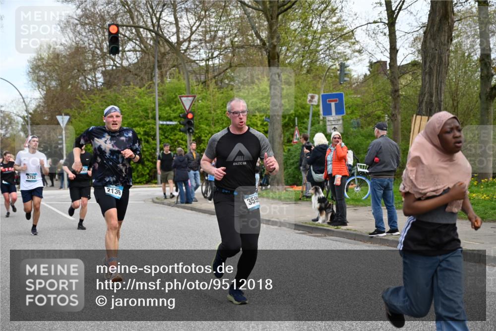12.04.2026 - 45. Internationalen Wilhelmsburger Insellauf J. Mangold http://msf.ph/oto/9512018 12.04.2026 13:04:53 Ziel 5088, 5864, 3964, 2891, 4314, 5096, 5808, 5477, 3068, 5144, 5002, 5427, 4610, 5128, 5098, 5235, 5234, 5504, 2139, 3001, 2443, 5862, 5110, 4892, 5862, 5110, 4892, 5752, 3817, 5580, 2433, 5102, 5102, 5295, 3025, 3030, 5476, 4105, 3934, 5597, 5249, 5263, 5414 meine-sportfotos.de