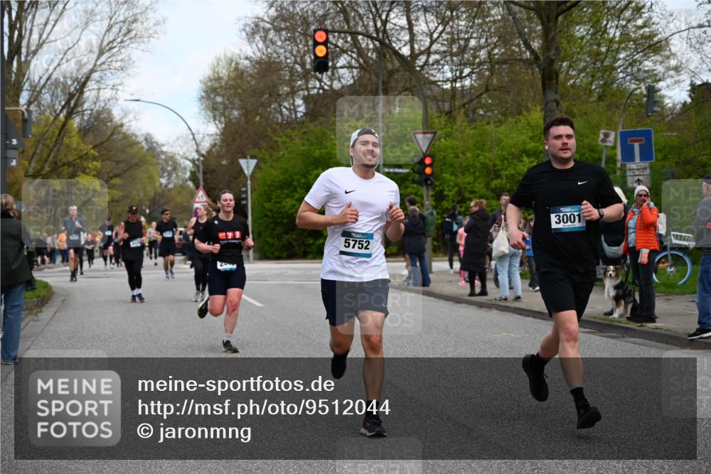 12.04.2026 - 45. Internationalen Wilhelmsburger Insellauf J. Mangold http://msf.ph/oto/9512044 12.04.2026 13:04:56 Ziel 5864, 3964, 2891, 4314, 5096, 5808, 5477, 3068, 5144, 5002, 5427, 4610, 5128, 5098, 5235, 5234, 5504, 2139, 3001, 2443, 5862, 5110, 4892, 5752, 5752, 3817, 5580, 2433, 5102, 5295, 3025, 3030, 3025, 3030, 5476, 4105, 3934, 5597, 5249, 5263, 5414, 4126 meine-sportfotos.de