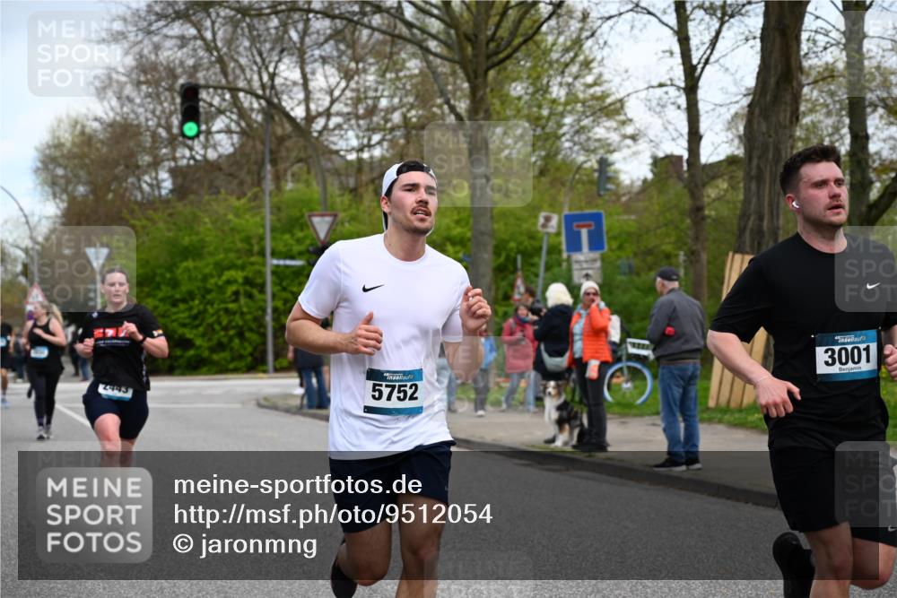 12.04.2026 - 45. Internationalen Wilhelmsburger Insellauf J. Mangold http://msf.ph/oto/9512054 12.04.2026 13:04:56 Ziel 5864, 3964, 2891, 4314, 5096, 5808, 5477, 3068, 5144, 5002, 5427, 4610, 5128, 5098, 5235, 5234, 5504, 2139, 3001, 2443, 5862, 5110, 4892, 5752, 5752, 3817, 5580, 2433, 5102, 5295, 3025, 3030, 3025, 3030, 5476, 4105, 3934, 5597, 5249, 5263, 5414, 4126 meine-sportfotos.de