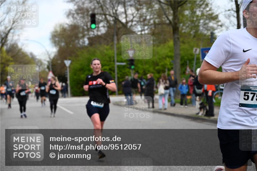 12.04.2026 - 45. Internationalen Wilhelmsburger Insellauf J. Mangold http://msf.ph/oto/9512057 12.04.2026 13:04:57 Ziel 5864, 3964, 2891, 4314, 5096, 5808, 5477, 3068, 5144, 5002, 5427, 4610, 5128, 5098, 5235, 5234, 5504, 2139, 3001, 2443, 5862, 5110, 4892, 5752, 3817, 5580, 2433, 5102, 5295, 3025, 3030, 5476, 4105, 3934, 5597, 5249, 5263, 5414, 4126, 3782, 3164 meine-sportfotos.de