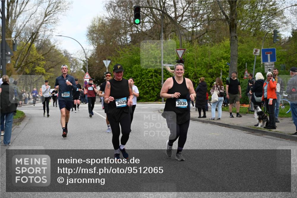 12.04.2026 - 45. Internationalen Wilhelmsburger Insellauf J. Mangold http://msf.ph/oto/9512065 12.04.2026 13:05:02 Ziel 3068, 5144, 5002, 5427, 4610, 5128, 5098, 5235, 5234, 5504, 2139, 3001, 2443, 5862, 5110, 4892, 5752, 3817, 5580, 2433, 5102, 5295, 3025, 3030, 5476, 4105, 3934, 5597, 5249, 5263, 5414, 4126, 3782, 3164, 4452, 4775, 5486, 4619 meine-sportfotos.de