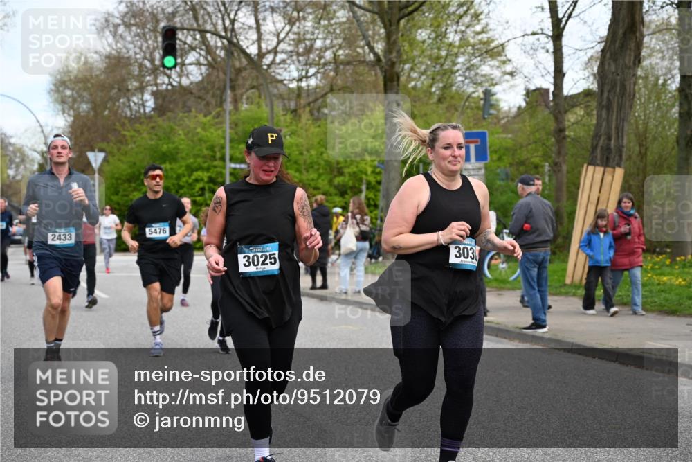 12.04.2026 - 45. Internationalen Wilhelmsburger Insellauf J. Mangold http://msf.ph/oto/9512079 12.04.2026 13:05:03 Ziel 5144, 5002, 5427, 4610, 5128, 5098, 5235, 5234, 5504, 2139, 3001, 2443, 5862, 5110, 4892, 5752, 3817, 5580, 5580, 2433, 5102, 5295, 3025, 3030, 5476, 4105, 3934, 5597, 5249, 5597, 5249, 5263, 5414, 4126, 3782, 3164, 4452, 4775, 5486, 4619 meine-sportfotos.de
