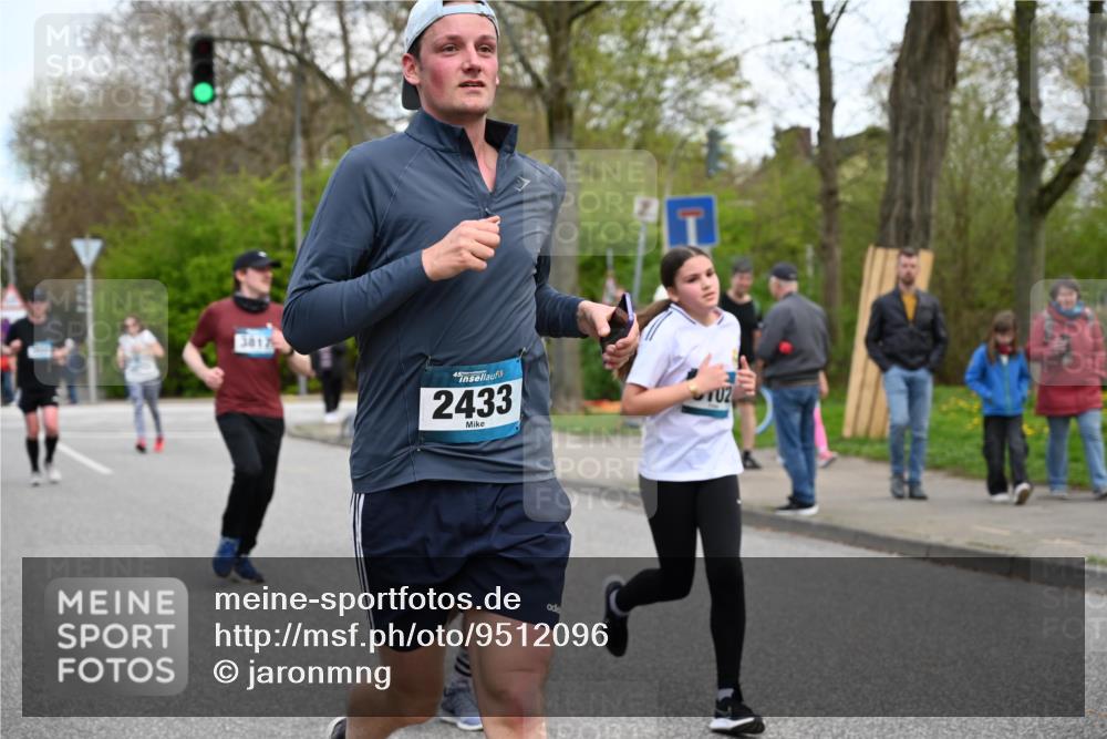 12.04.2026 - 45. Internationalen Wilhelmsburger Insellauf J. Mangold http://msf.ph/oto/9512096 12.04.2026 13:05:05 Ziel 5002, 5427, 4610, 5128, 5098, 5235, 5234, 5504, 2139, 3001, 2443, 5862, 5110, 4892, 5752, 3817, 5580, 2433, 5102, 5102, 5295, 3025, 3030, 5476, 4105, 3934, 5597, 5249, 5263, 5414, 5414, 4126, 3782, 3164, 4452, 4775, 5486, 4619, 3316 meine-sportfotos.de