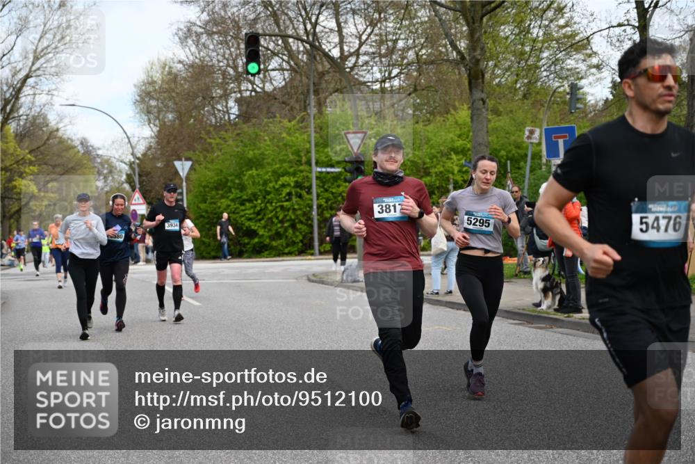12.04.2026 - 45. Internationalen Wilhelmsburger Insellauf J. Mangold http://msf.ph/oto/9512100 12.04.2026 13:05:06 Ziel 5002, 5427, 4610, 5128, 5098, 5235, 5234, 5504, 2139, 3001, 2443, 5862, 5110, 4892, 5752, 3817, 5580, 2433, 5102, 5295, 5295, 3025, 3030, 5476, 4105, 3934, 5597, 5249, 5263, 5414, 4126, 3782, 3164, 4452, 4775, 5486, 4619, 3316, 4219 meine-sportfotos.de
