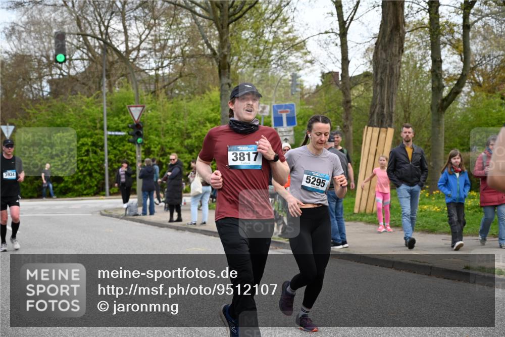 12.04.2026 - 45. Internationalen Wilhelmsburger Insellauf J. Mangold http://msf.ph/oto/9512107 12.04.2026 13:05:07 Ziel 5002, 5427, 4610, 5128, 5098, 5235, 5234, 5504, 2139, 3001, 2443, 5862, 5110, 4892, 5752, 3817, 5580, 2433, 5102, 5295, 3025, 3030, 5476, 4105, 3934, 5597, 5249, 5263, 5414, 4126, 3782, 3164, 4452, 4775, 5486, 4619, 3316, 4219 meine-sportfotos.de