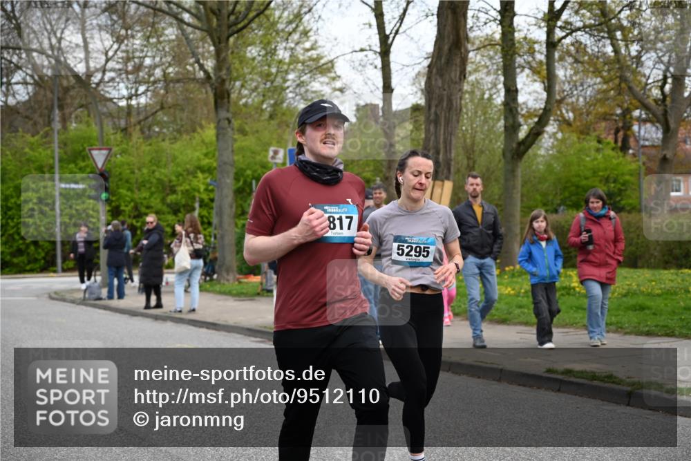 12.04.2026 - 45. Internationalen Wilhelmsburger Insellauf J. Mangold http://msf.ph/oto/9512110 12.04.2026 13:05:07 Ziel 5002, 5427, 4610, 5128, 5098, 5235, 5234, 5504, 2139, 3001, 2443, 5862, 5110, 4892, 5752, 3817, 5580, 2433, 5102, 5295, 3025, 3030, 5476, 4105, 3934, 5597, 5249, 5263, 5414, 4126, 3782, 3164, 4452, 4775, 5486, 4619, 3316, 4219 meine-sportfotos.de