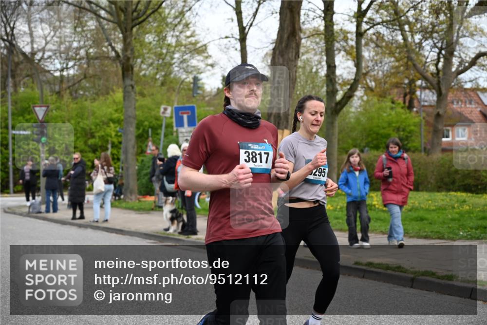 12.04.2026 - 45. Internationalen Wilhelmsburger Insellauf J. Mangold http://msf.ph/oto/9512112 12.04.2026 13:05:07 Ziel 5002, 5427, 4610, 5128, 5098, 5235, 5234, 5504, 2139, 3001, 2443, 5862, 5110, 4892, 5752, 3817, 5580, 2433, 5102, 5295, 3025, 3030, 5476, 4105, 3934, 5597, 5249, 5263, 5414, 4126, 3782, 3164, 4452, 4775, 5486, 4619, 3316, 4219 meine-sportfotos.de