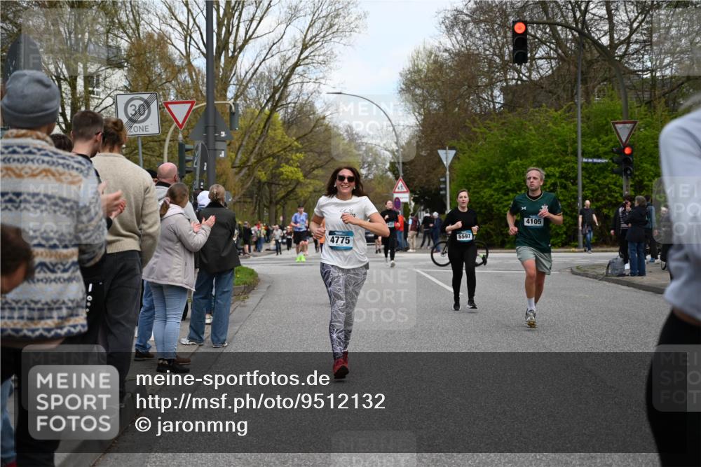 12.04.2026 - 45. Internationalen Wilhelmsburger Insellauf J. Mangold http://msf.ph/oto/9512132 12.04.2026 13:05:11 Ziel 5128, 5098, 5235, 5234, 5504, 2139, 3001, 2443, 5862, 5110, 4892, 5752, 3817, 5580, 2433, 5102, 5295, 3025, 3030, 5476, 4105, 3934, 3934, 5597, 5249, 5263, 5414, 4126, 3782, 3164, 4452, 4775, 4775, 5486, 4619, 3316, 4219, 5848 meine-sportfotos.de