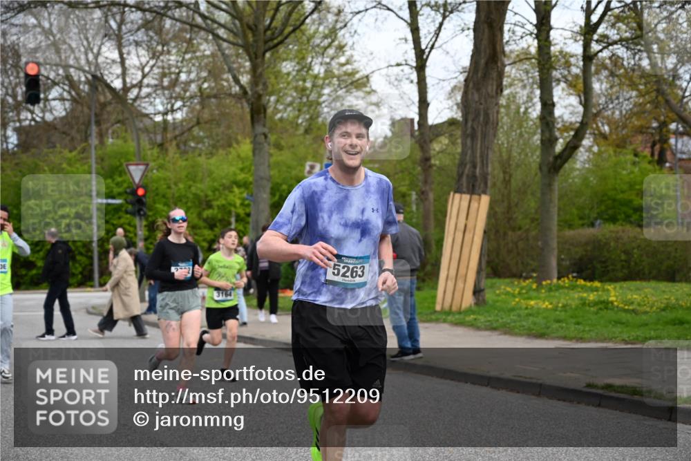 12.04.2026 - 45. Internationalen Wilhelmsburger Insellauf J. Mangold http://msf.ph/oto/9512209 12.04.2026 13:05:22 Ziel 3817, 5580, 2433, 5102, 5295, 3025, 3030, 5476, 4105, 3934, 5597, 5249, 5263, 5414, 4126, 3782, 3164, 4452, 4452, 4775, 5486, 4619, 3316, 4219, 5848, 2922, 3032, 4391 meine-sportfotos.de
