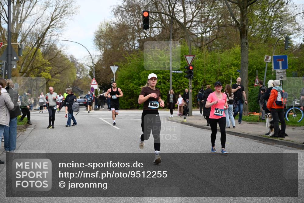 12.04.2026 - 45. Internationalen Wilhelmsburger Insellauf J. Mangold http://msf.ph/oto/9512255 12.04.2026 13:05:30 Ziel 5102, 5295, 3025, 3030, 5476, 4105, 3934, 5597, 5249, 5263, 5414, 4126, 3782, 3164, 4452, 4775, 5486, 4619, 3316, 4219, 4219, 5848, 2922, 3032, 4391, 5323, 4432, 4236, 5677, 4507, 4638 meine-sportfotos.de