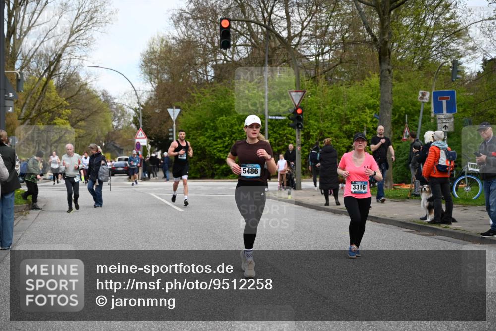 12.04.2026 - 45. Internationalen Wilhelmsburger Insellauf J. Mangold http://msf.ph/oto/9512258 12.04.2026 13:05:30 Ziel 5102, 5295, 3025, 3030, 5476, 4105, 3934, 5597, 5249, 5263, 5414, 4126, 3782, 3164, 4452, 4775, 5486, 4619, 3316, 4219, 4219, 5848, 2922, 3032, 4391, 5323, 4432, 4236, 5677, 4507, 4638 meine-sportfotos.de