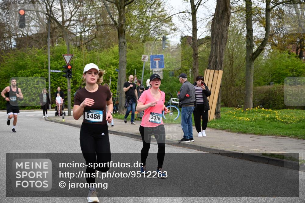 12.04.2026 - 45. Internationalen Wilhelmsburger Insellauf J. Mangold http://msf.ph/oto/9512263 12.04.2026 13:05:31 Ziel 5295, 3025, 3030, 5476, 4105, 3934, 5597, 5249, 5263, 5414, 4126, 3782, 3164, 4452, 4775, 5486, 4619, 3316, 4219, 5848, 2922, 3032, 4391, 5323, 4432, 4236, 5677, 4507, 4638, 4010, 4011, 5719 meine-sportfotos.de