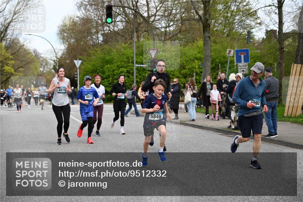 12.04.2026 - 45. Internationalen Wilhelmsburger Insellauf J. Mangold http://msf.ph/oto/9512332 12.04.2026 13:05:45 Ziel 4126, 3782, 3164, 4452, 4775, 5486, 4619, 3316, 4219, 5848, 2922, 3032, 4391, 5323, 4432, 4236, 5677, 4507, 4638, 4010, 4011, 5719, 4092, 4819, 5588, 2335, 4819, 5588, 2335, 4897, 2584, 3591, 5859, 4657, 4006, 5218, 4133, 3264, 4091, 3278, 3877, 3943, 3804 meine-sportfotos.de